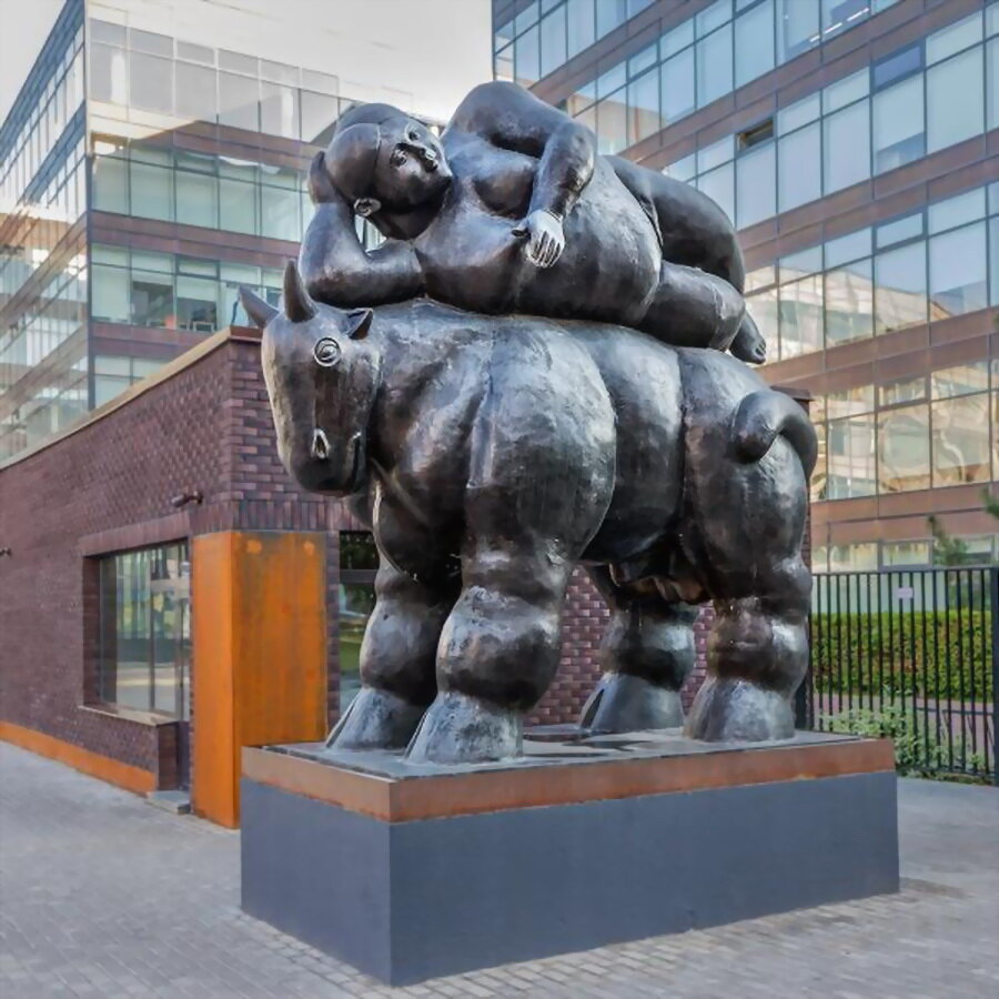 «Похищение Европы». Москва, бизнес-центр "Порт-Плаза".