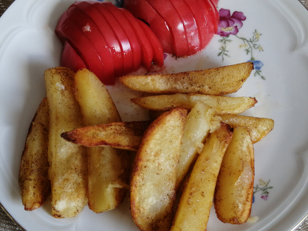 Жареная картошка с луком на сковороде: рецепт от Шефмаркет