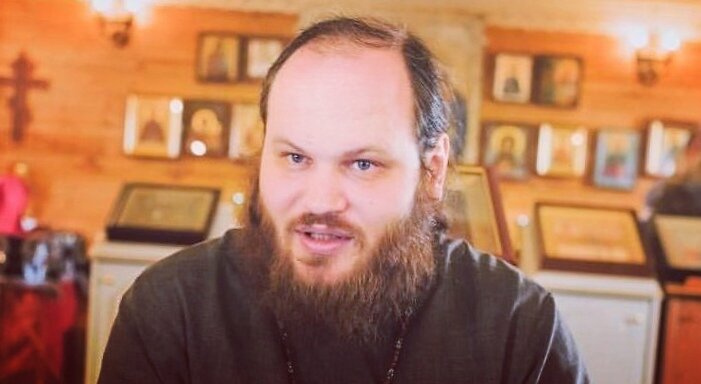 Павел Островский — иерей, настоятеля храма великомученика Георгия Победоносца в Московской области, проповедник, миссионер, блогер, участник проекта «Батюшка - онлайн», руководитель благотворительной организации «Добрые дела».