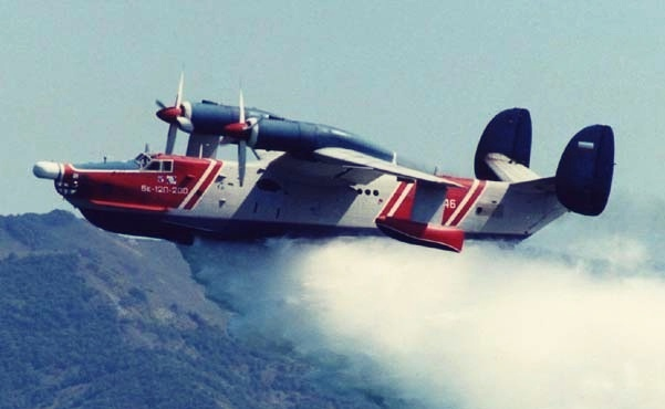 Первый советский пожарный самолет. Самолет бе-12п. Бе-12п-200. Самолет-амфибия бе-12п. Самолёт амфибия бе-12.