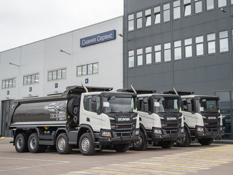 Автомобили Scania P440 P8x4 HZ с самосвальными кузовами Grunwald объемом 20 куб.м.