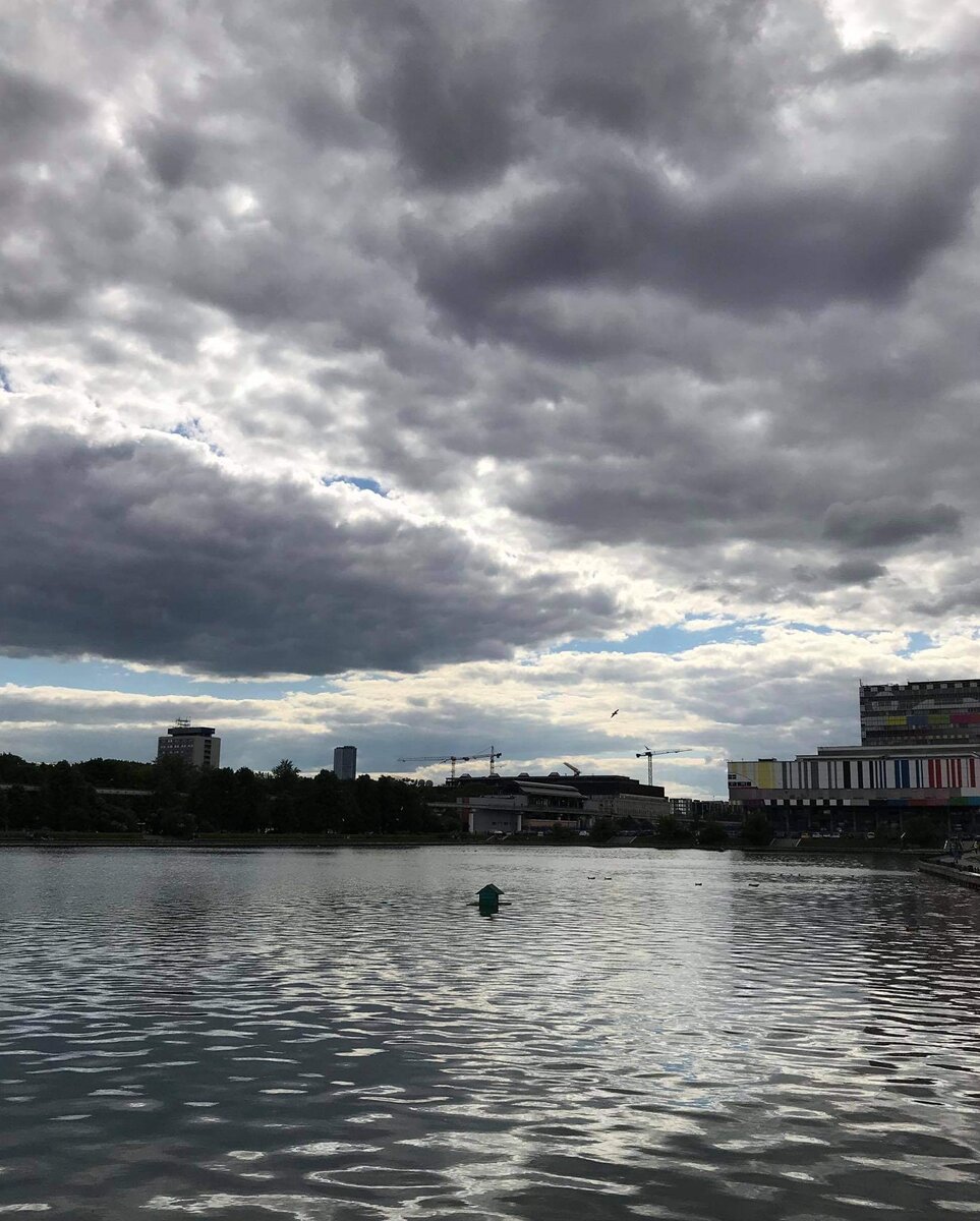 Тучи добавляют мрачности