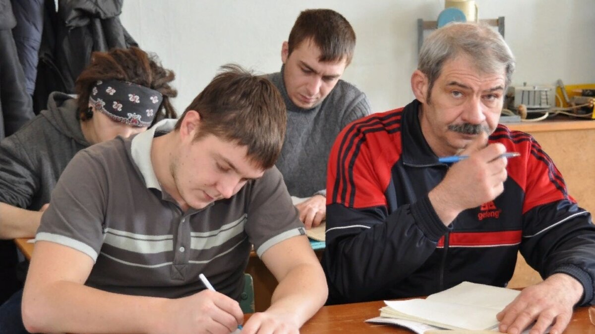 На переобучение правительство выделило 3 млрд рублей. 