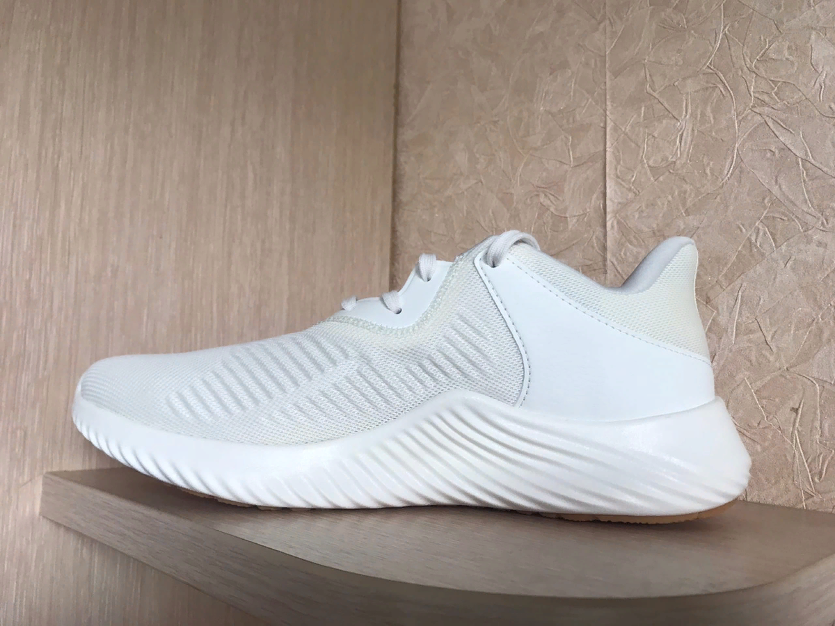 Белые боунсы от адидас