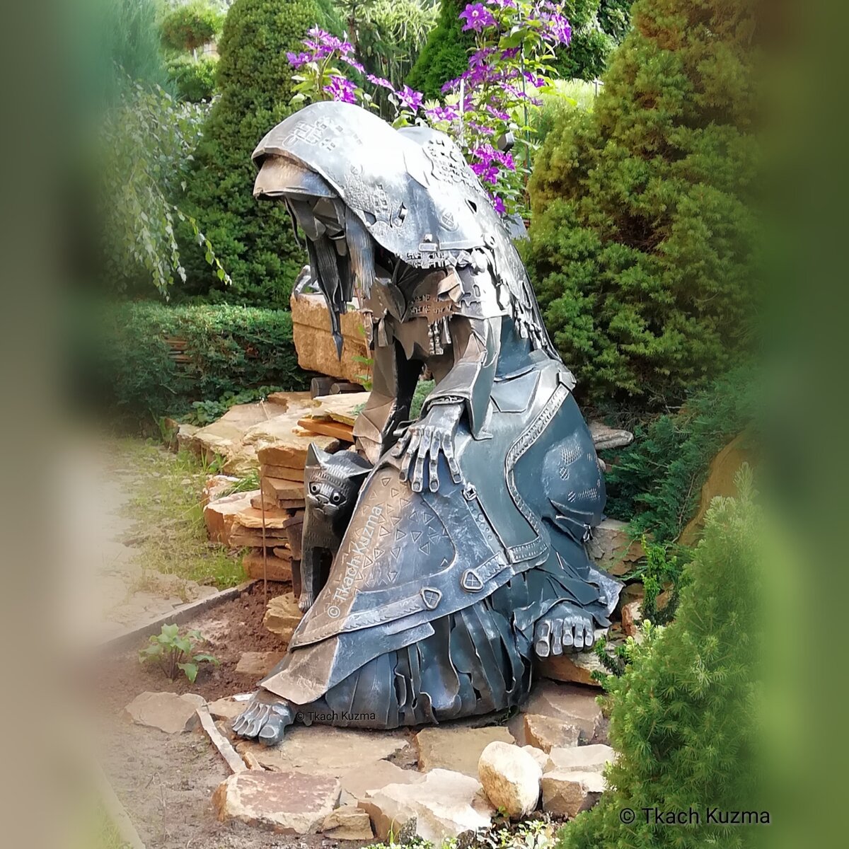 Кованая скульптура.