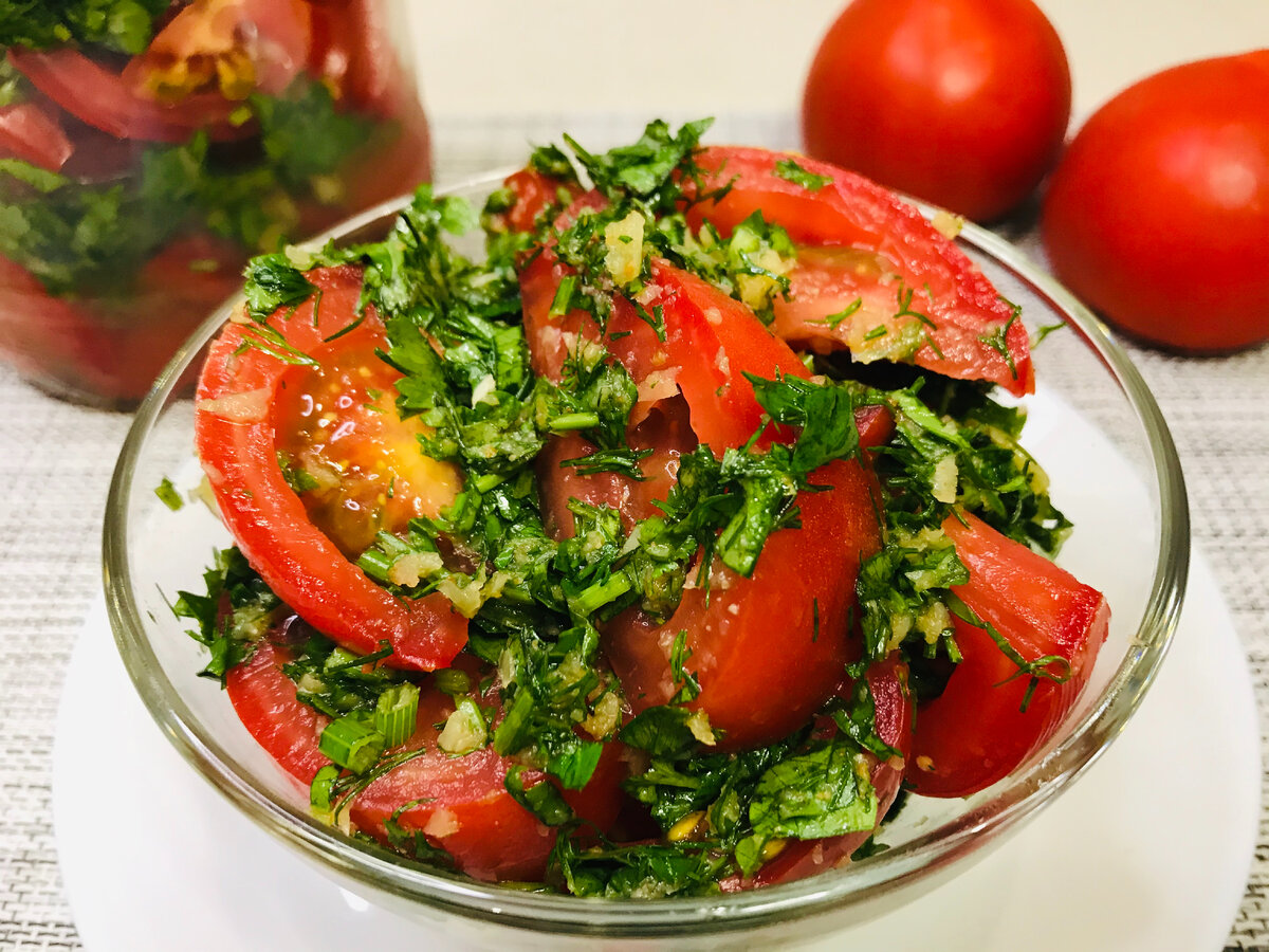 Помидоры по корейски. Закуска из помидор с луком. Помидоры для шашлыка на закуску. Закуска помидоры по-корейски.