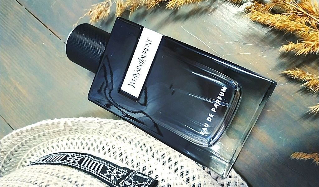 Y Eau de Parfum Yves Saint Laurent одеколон