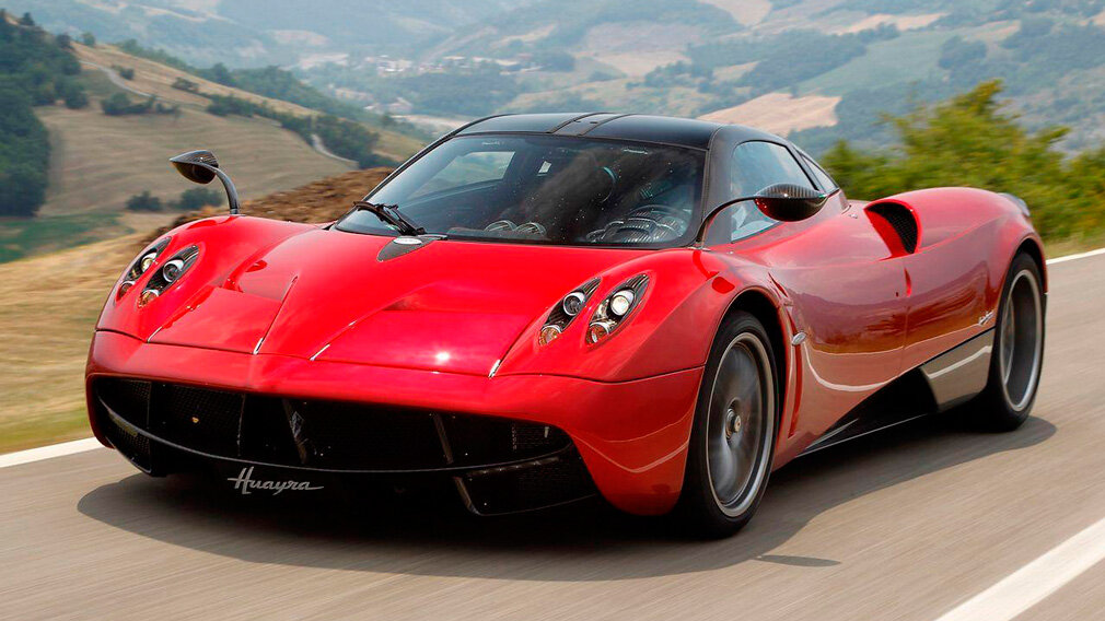 Пятую строчку рейтинга заняла Pagani Huayra. В ходе тестирования автопроизводитель смог зафиксировать максимальную скорость 370 км/ч.