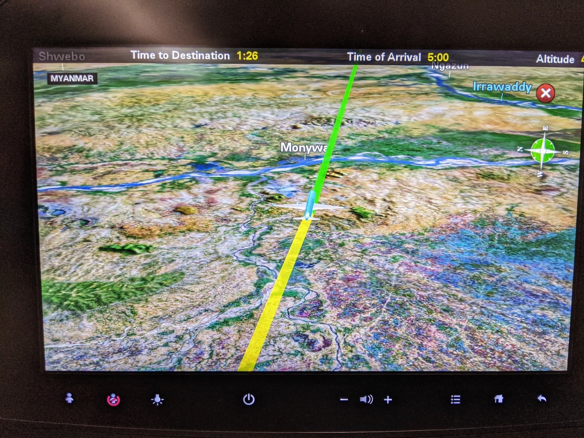 Я где-то над Мьянмой во время крайнего путешествия в Тайланд. Это было прямо перед пандемией.