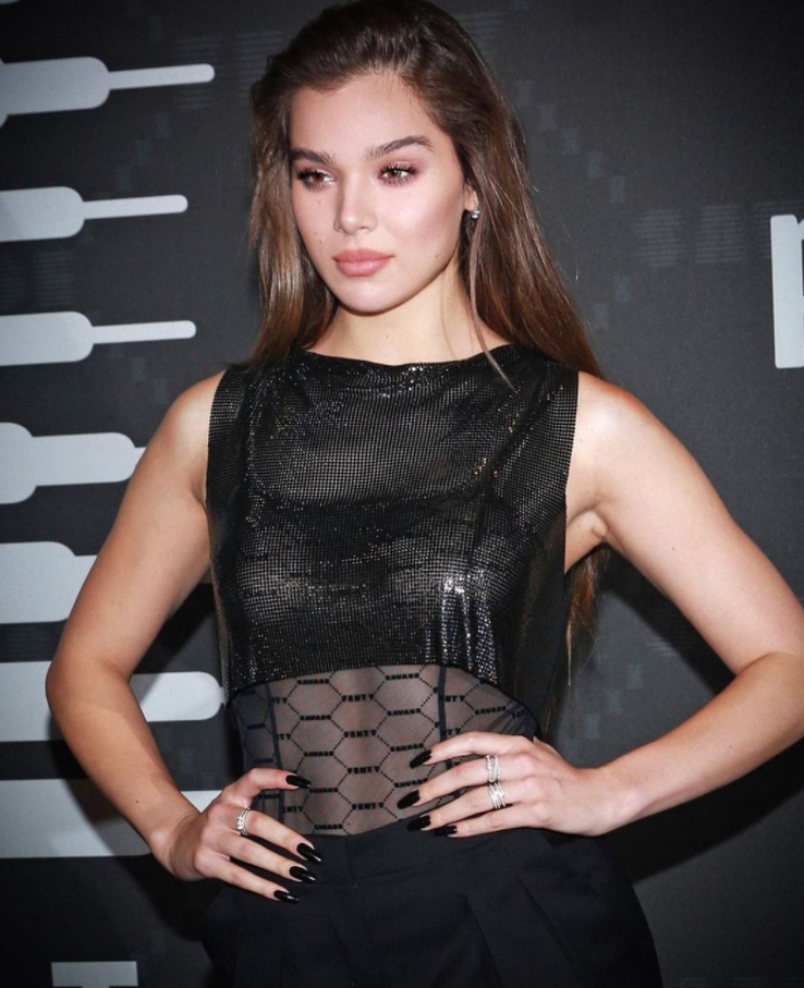 https://www.instagram.com/haileesteinfeld/