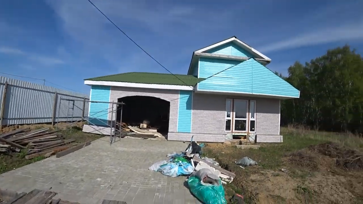 Ну дом как дом, что необычного?