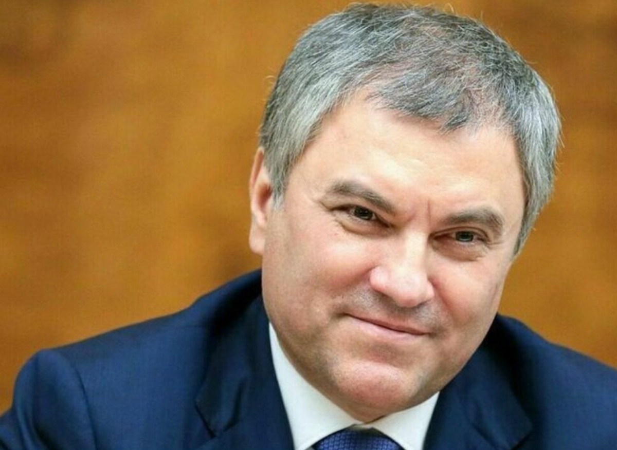    В России составляют списки выезжающих из страны, заявил Володин Алексей А.