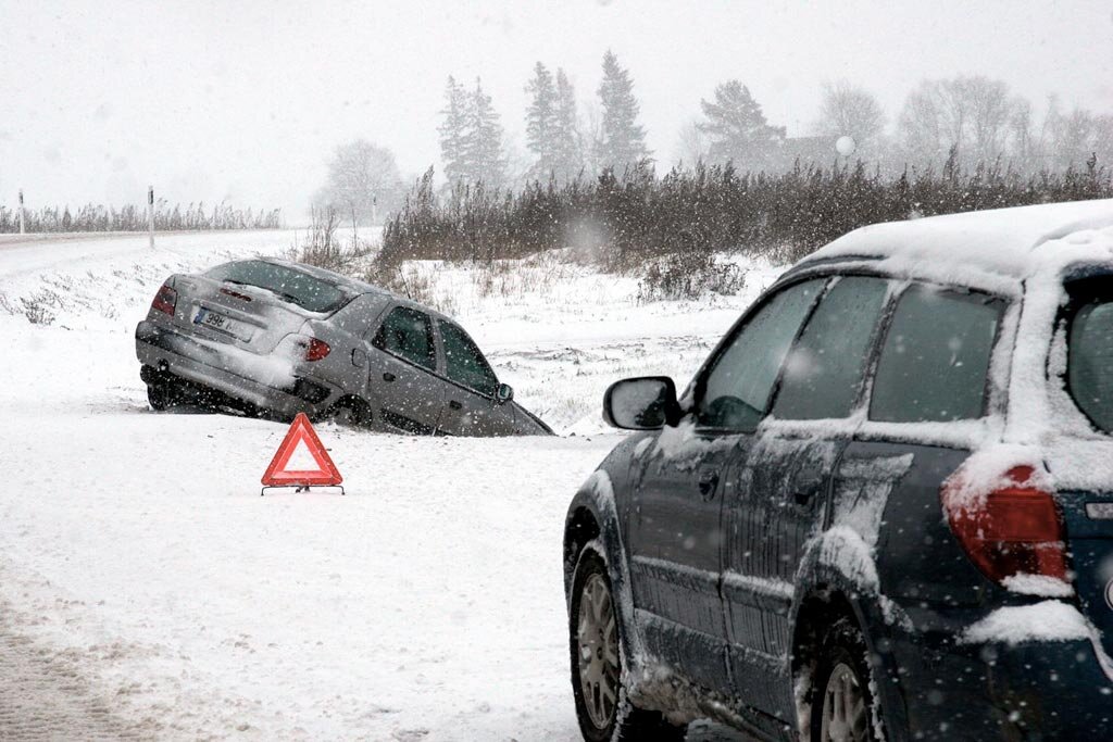 Аварии автомобилей в сильный Мороз