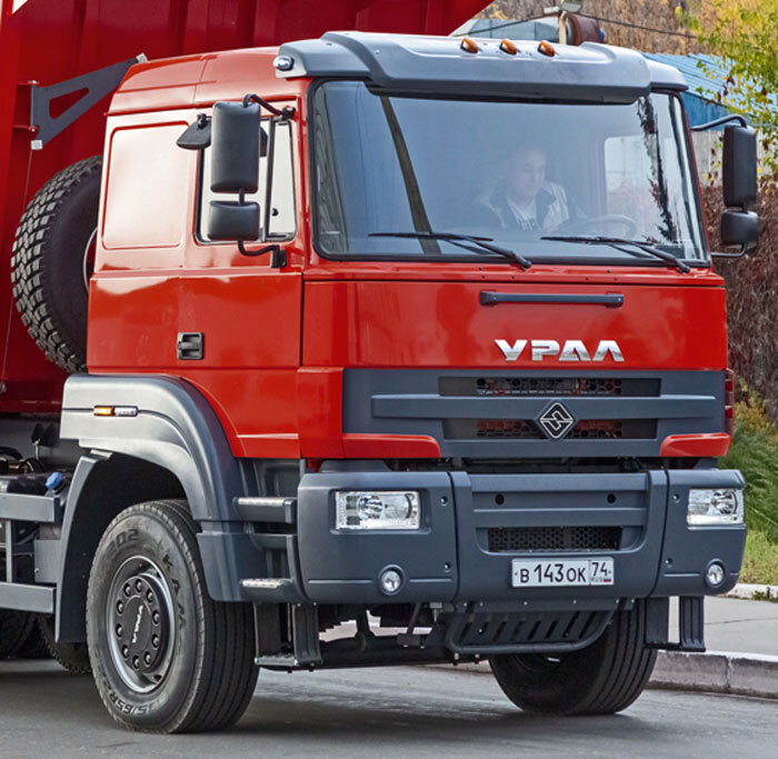 Ближе всего к кабине магистрального седельного тягача кабина IVECO, устанавливаемая на бескапотных «Уралах»