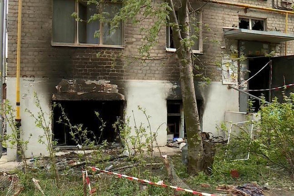     Два человека погибли в ночном пожаре в Рязани 4 мая 2020 года, трое госпитализированы. Фото: телекомпания «Ока».