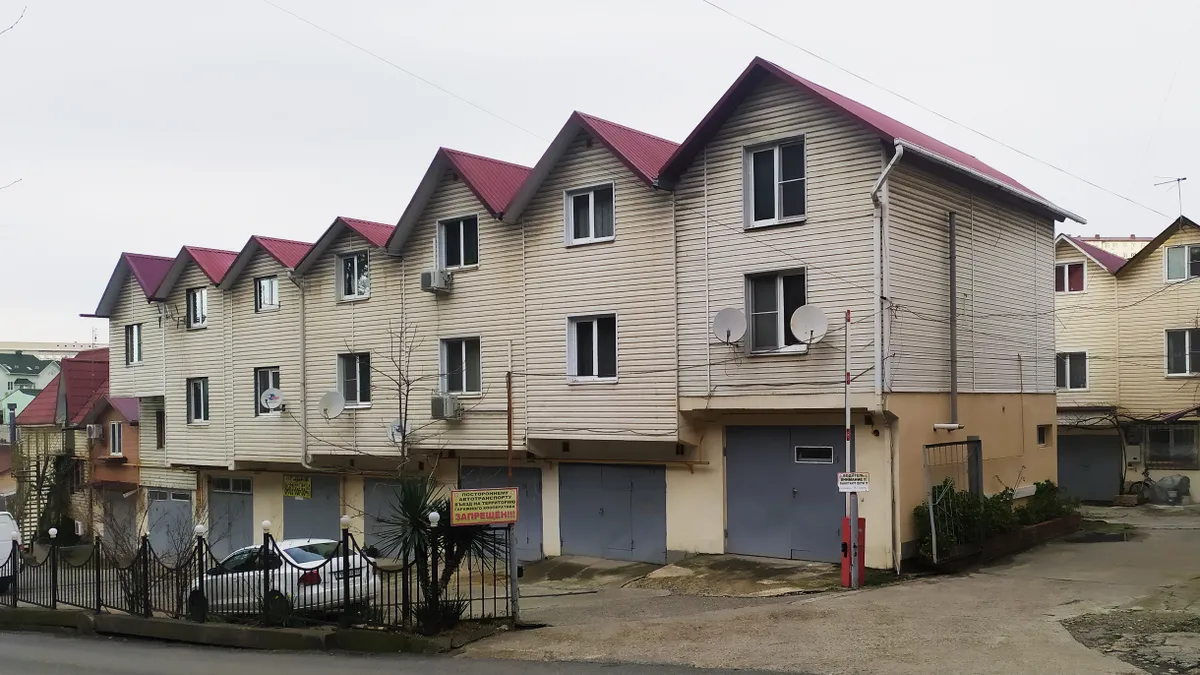 Быстровозводимые дома в Сочах гараж