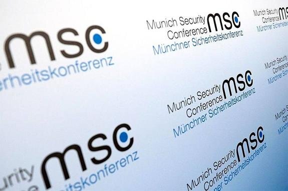    В Мюнхене продемонстрировали борьбу за передел мироустройства