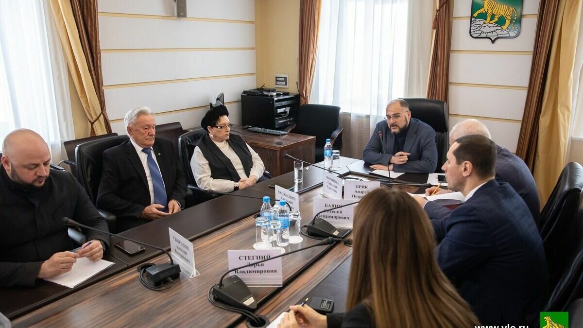     «Помните, здесь, в родном городе, у вас крепкий тыл, ваши семьи окружат заботой», — такие слова очень важно услышать солдату, отправляясь в зону боевых действий. А знать, что слова подкреплены делом, — важнее вдвойне.