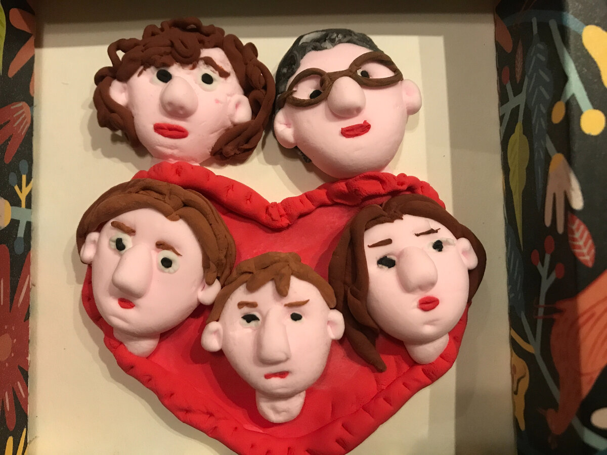 Поделка из легкого пластилина в школу