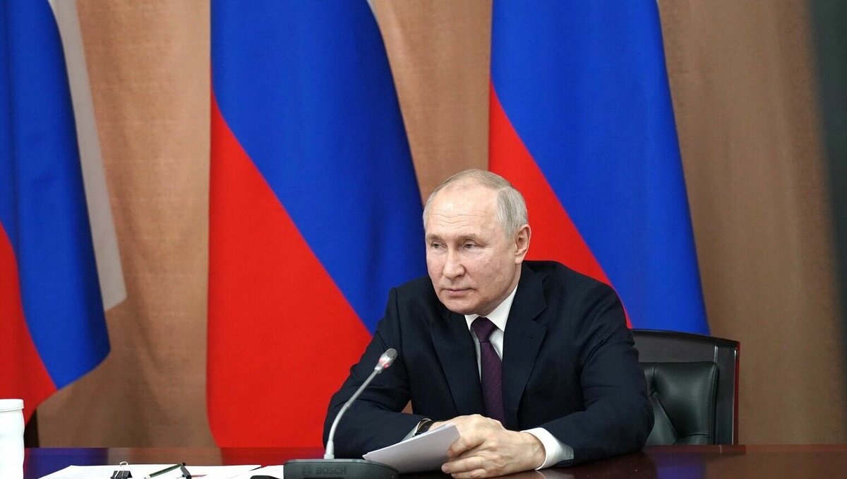     На Ставрополье объяснили резкий рост цен на лук и помидоры. Владимир Путин прибыл в Пятигорск. Вице-мэр Кисловодска Середкина может оказаться причастной к махинациям с землей. NewsTracker представляет обзор информационной картины дня 17 мая.