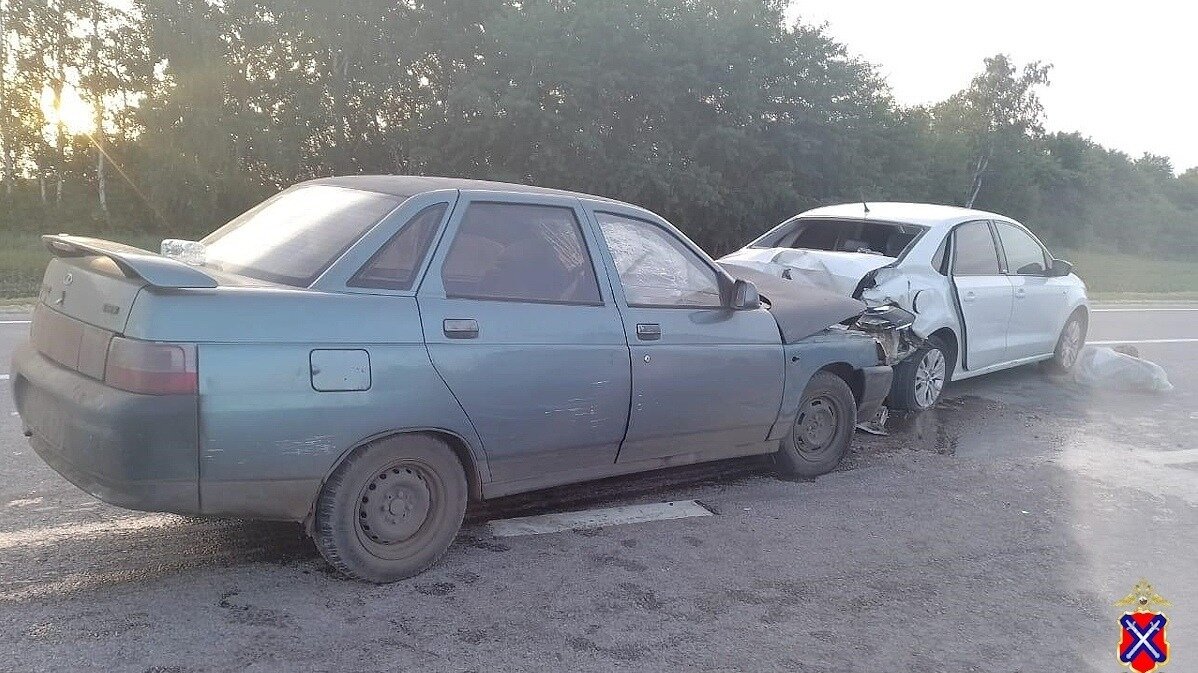     В Новониколаевском районе Волгоградской области 17-летняя девочка устроила ДТП. В результате пострадали сама школьница и трое пассажиров, сообщает региональное ГУ МВД.