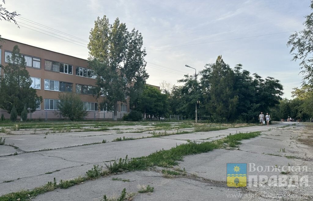     В Волжском сквер имени легендарной лётчицы Клавы Нечаевой ждёт обновления
