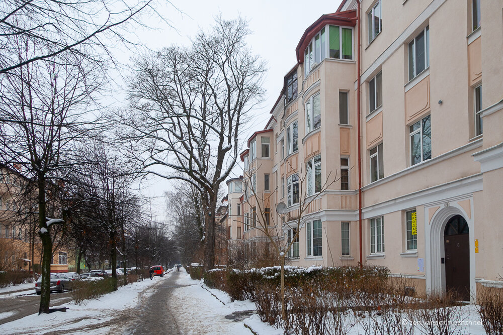 Один из немецких жилых домов #город золотой 