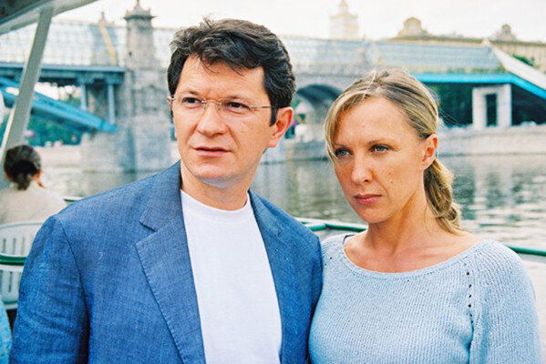 Кадр из сериала "Каменская". Андрей Ильин в роли Чистякова, Елена Яковлева в роли Каменской, источник  rusevik.ru