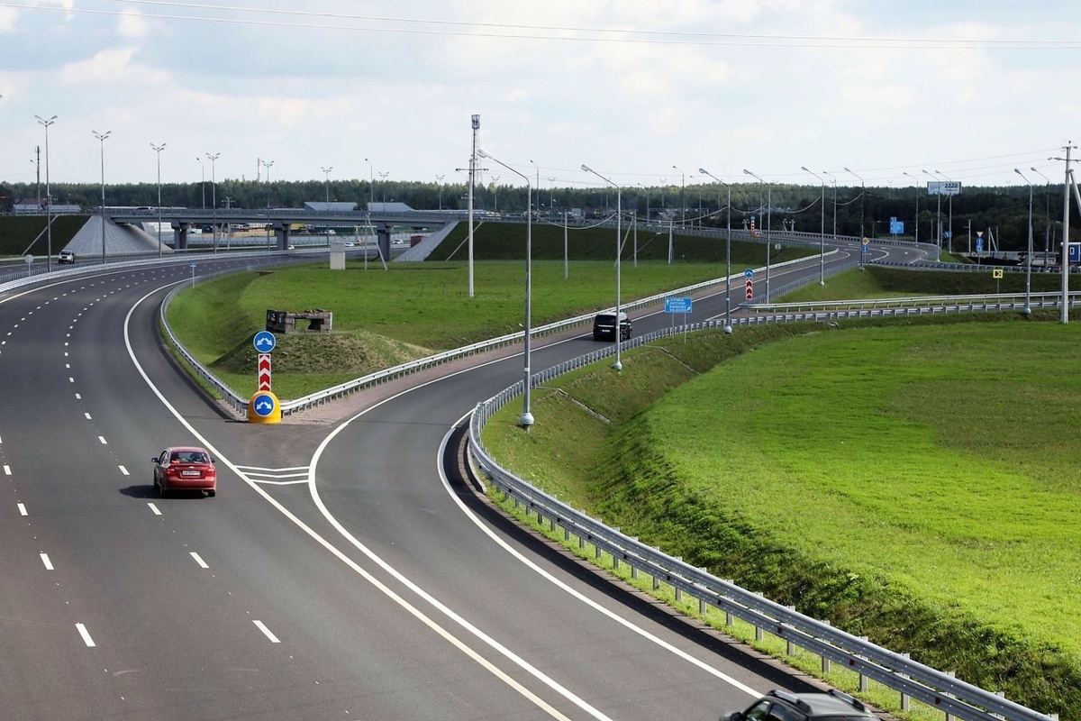 Р - 23 .Санкт-Петербург — Псков — Пустошка — Невель — граница с Республикой Белоруссия ( недавно отреконструированный участок в Гатчине) Красота!!!