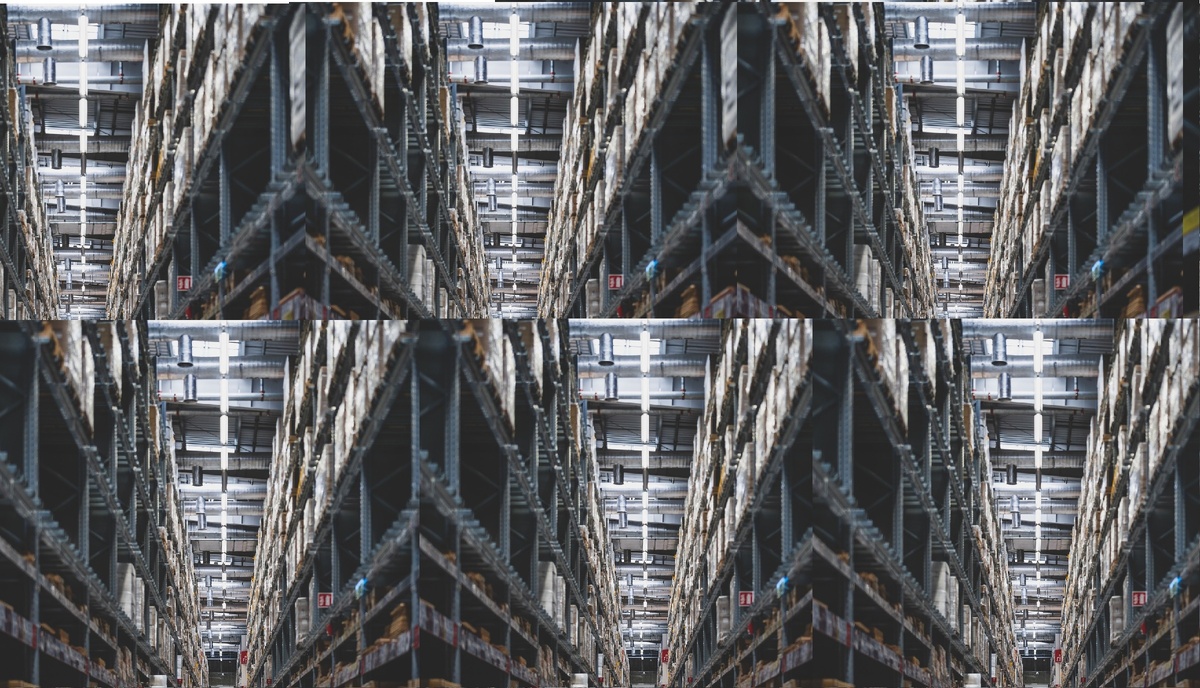     Полки склада- магазина.      Изображение THAM YUAN YUAN с сайта Pixabay 