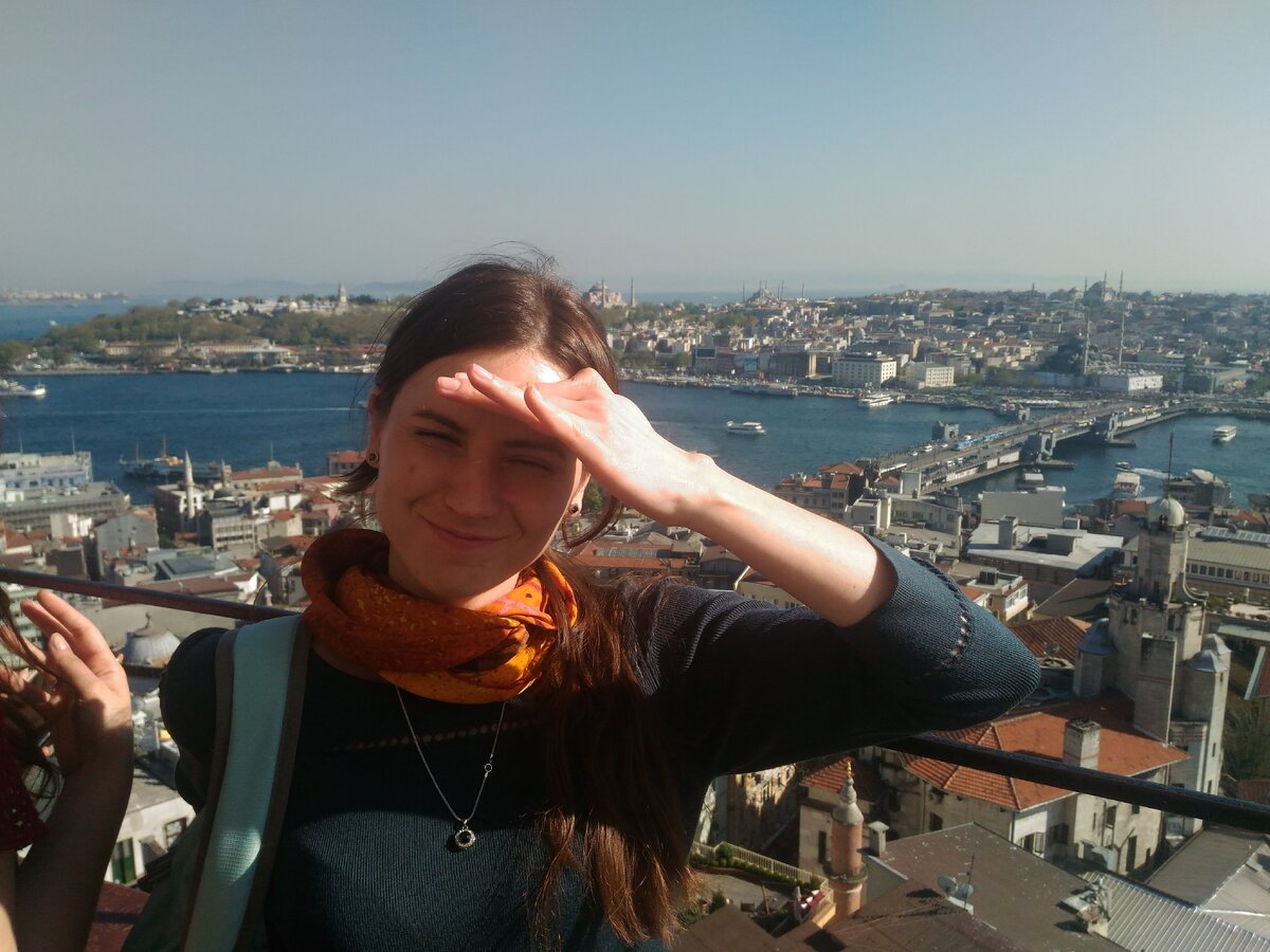 Гала́тская башня (тур. Galata Kulesi) — расположена в европейской части Стамбула.