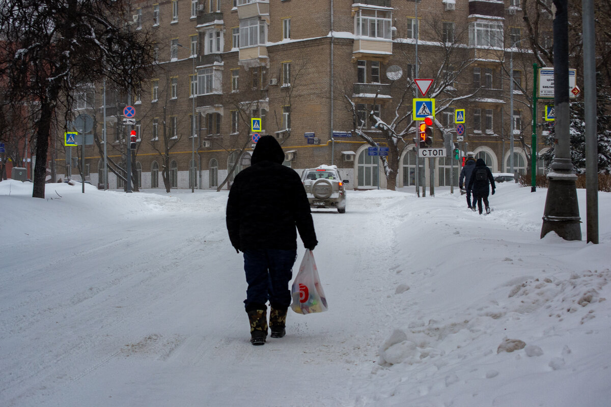 Почему сегодня снег. Снегопад в Москве. Москву завалило снегом. Снегопад в Москве 13 февраля. Москву завалило снегом 2022.