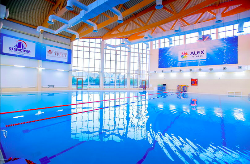 Фитнес год санкт петербург. Алекс фитнес Кудрово. Алекс фитнес бассейн. Alex Fitness бассейн Максимир. Алекс фитнес Ушинского бассейн.