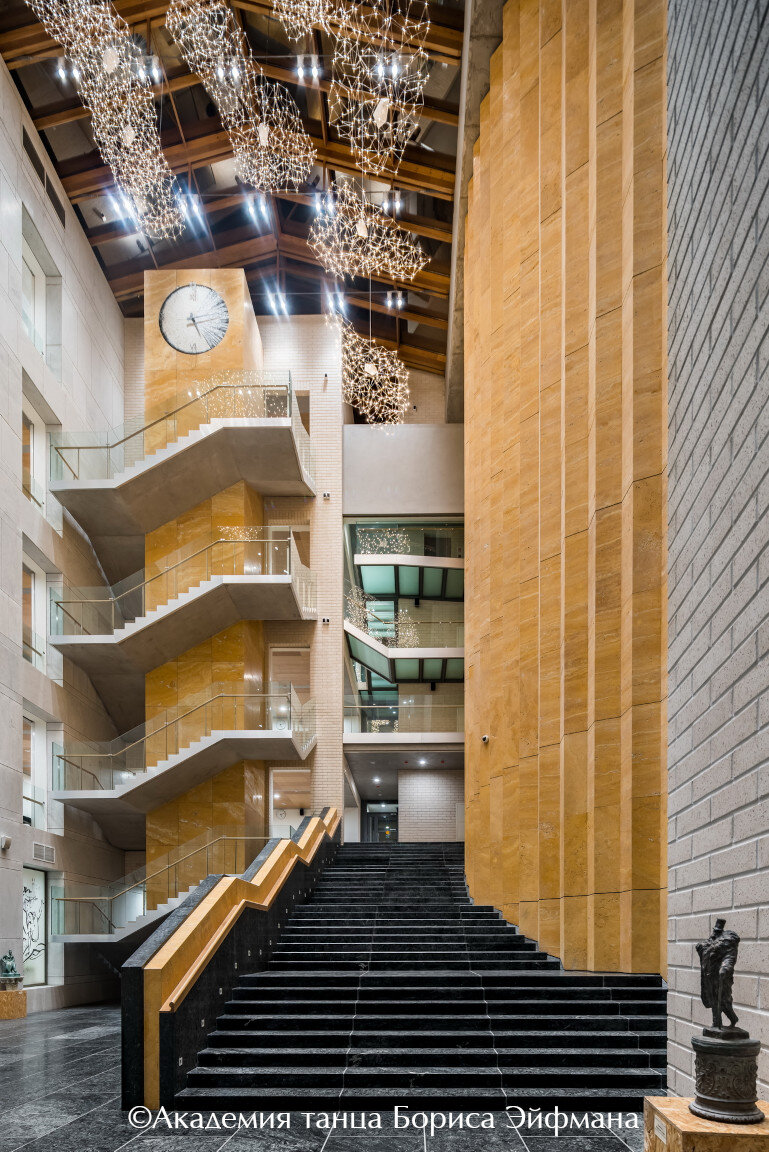 Атриум Детского театра Бориса Эйфмана