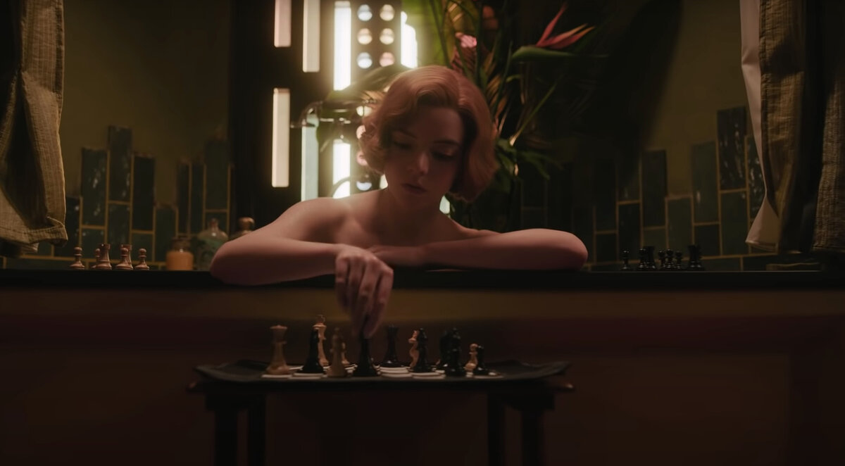 Скриншот кадр из сериала «Ход королевы»