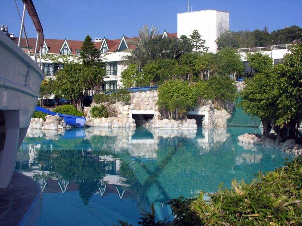 Источник фото: https://media-cdn.holidaycheck.com/w_1280,h_720,c_fit,q_80/ugc/images/9ac48693-db80-3310-9f4e-8e9f997d736f