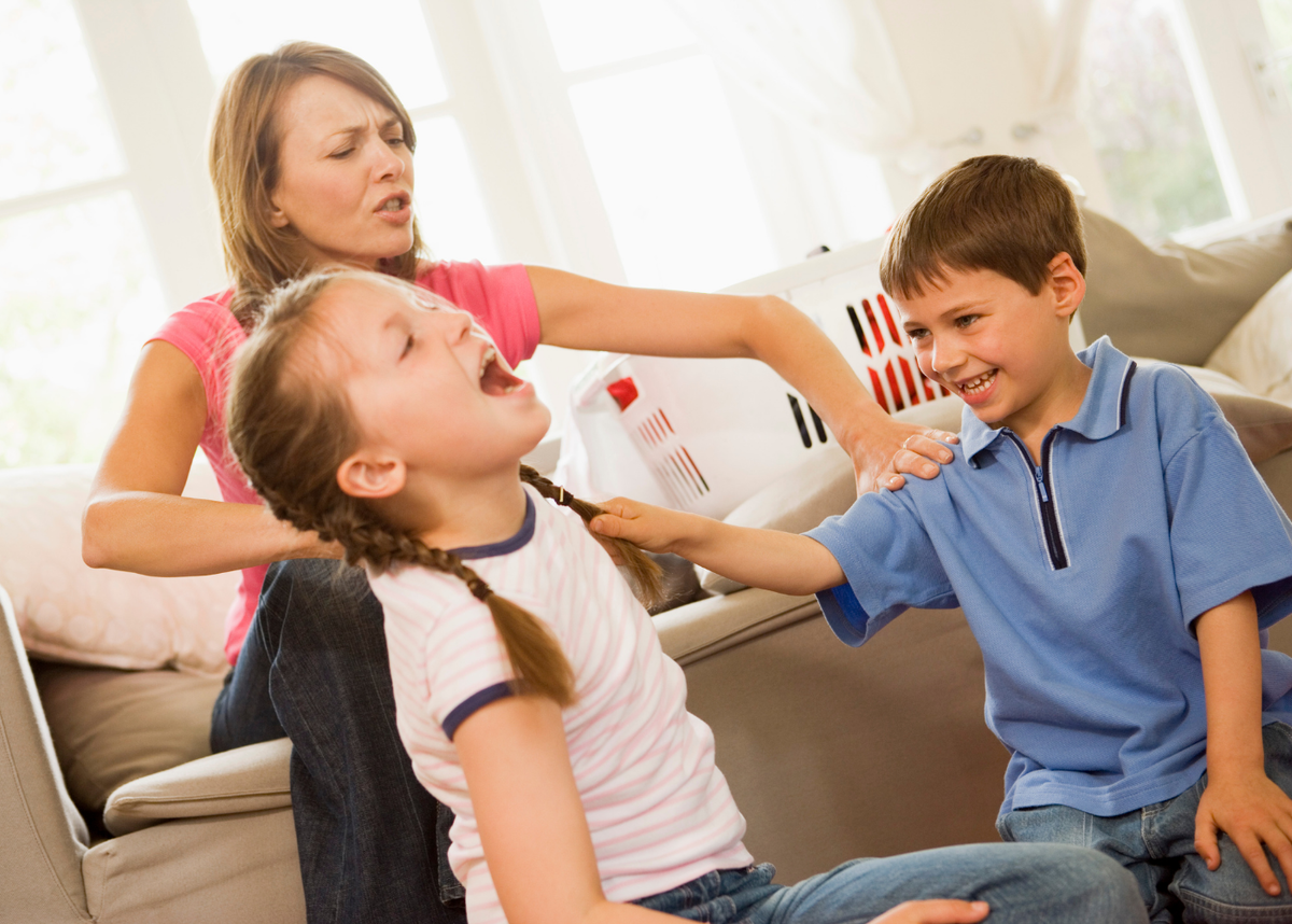 Это вам постоянно стыдно за поведение ребенка