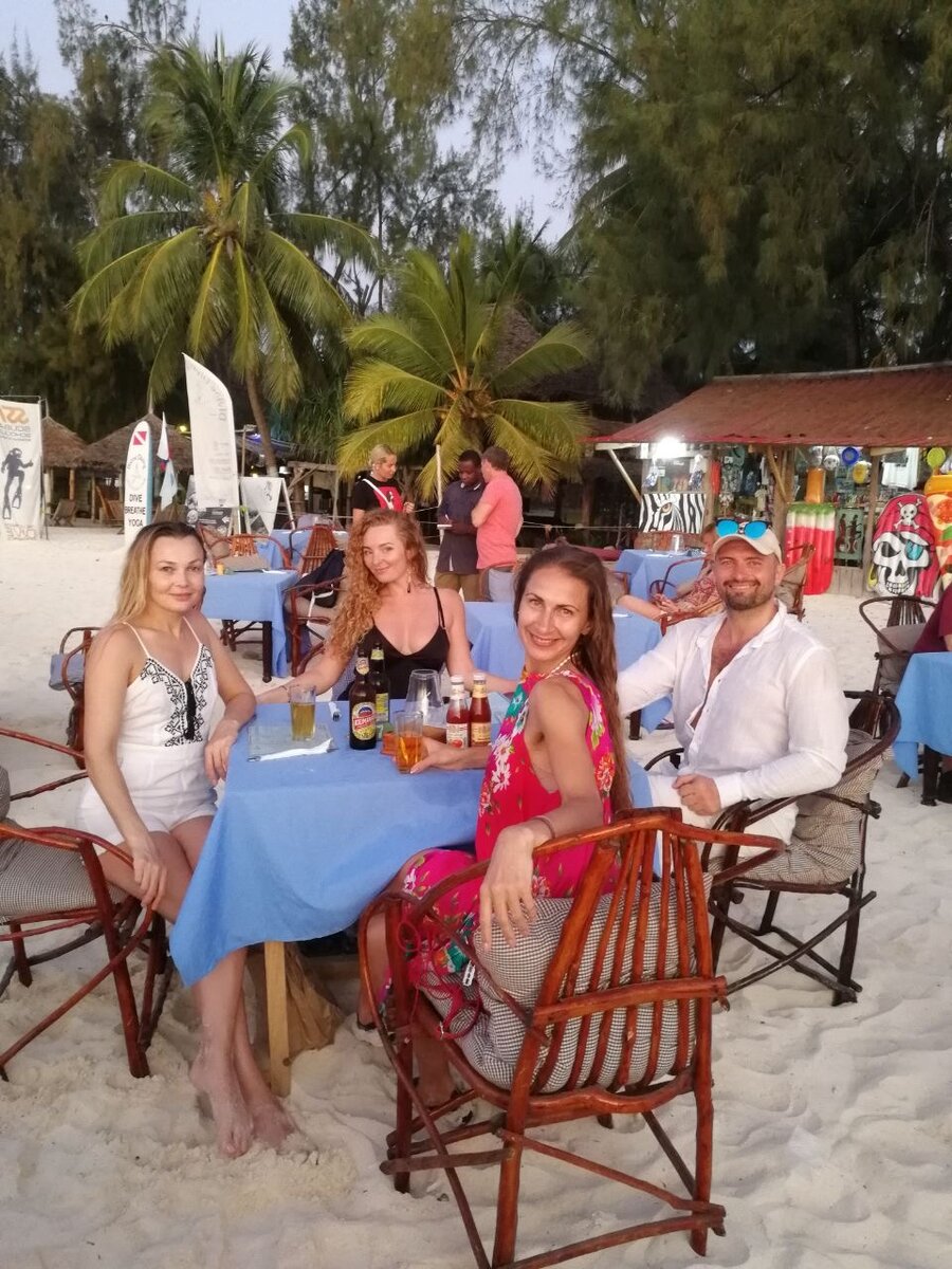 Ну Виагра, не меньше! Блондинка, шатенка и рыжая!)