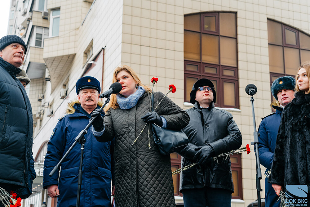 Сотрудники ЦОК ВКС приняли участие в открытии мемориальной доски лётчику-испытателю генерал-майору Владимиру Коккинаки