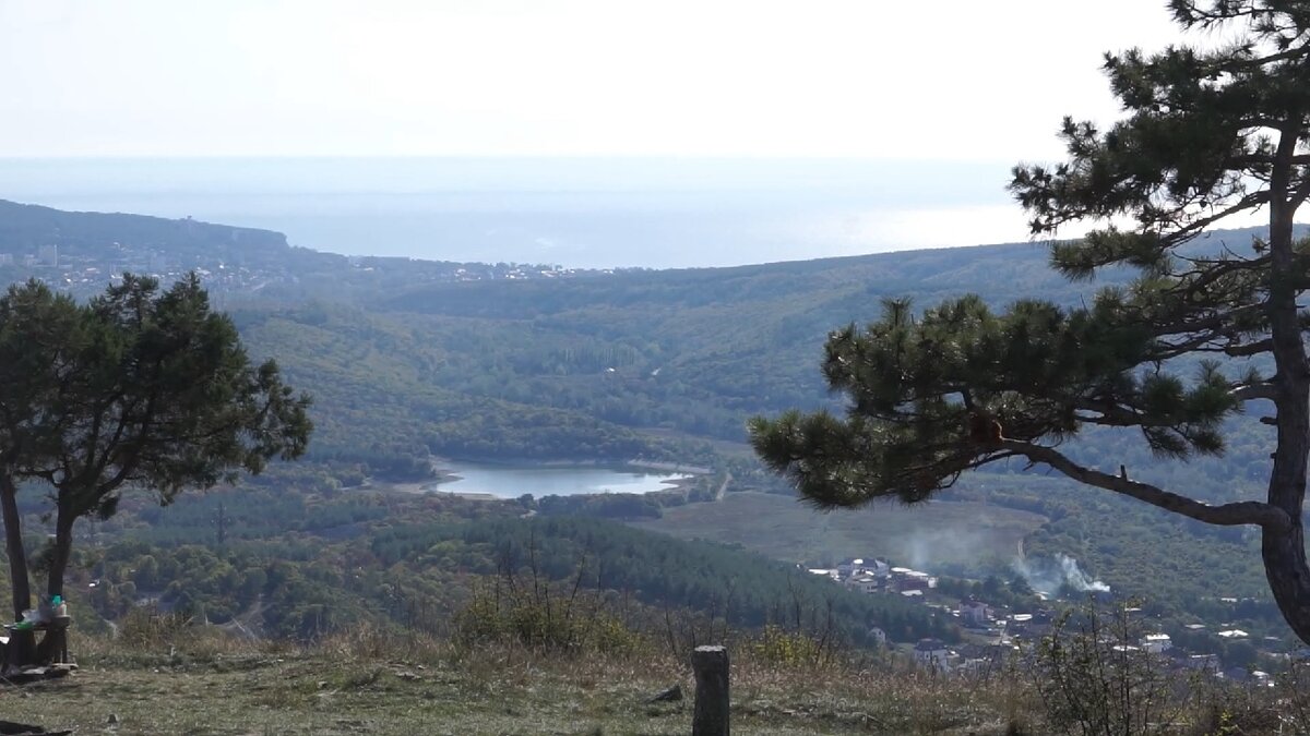 Вид с вершины горы Нексис