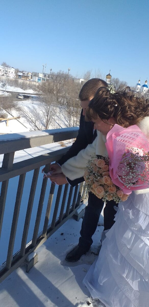 У влюблённых свои заботы, им не до хамства