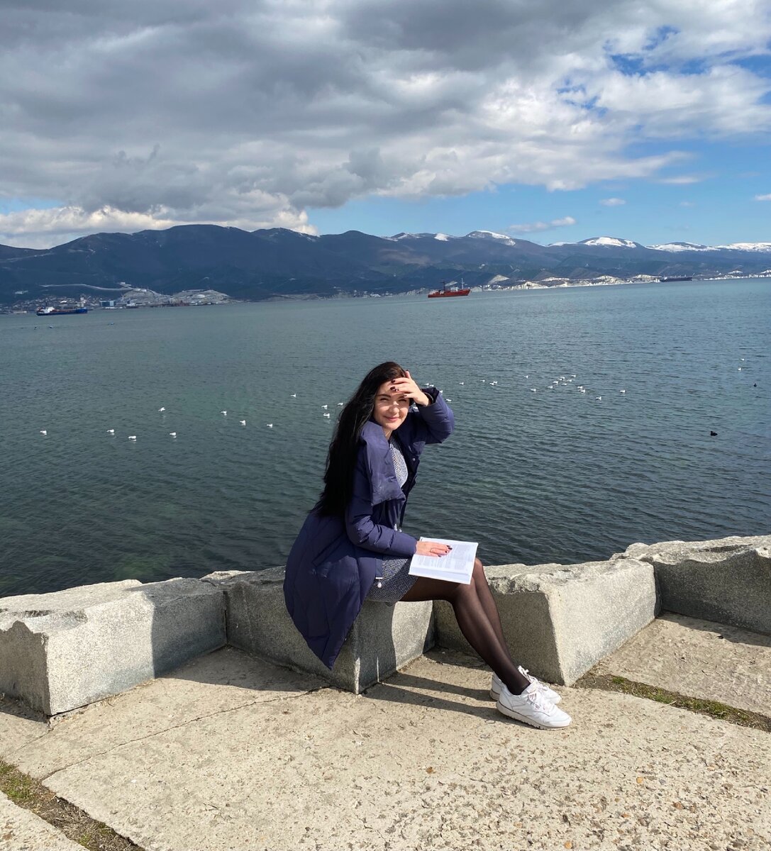 Видите? Улыбаюсь. Книги не делаю меня депрессивной))