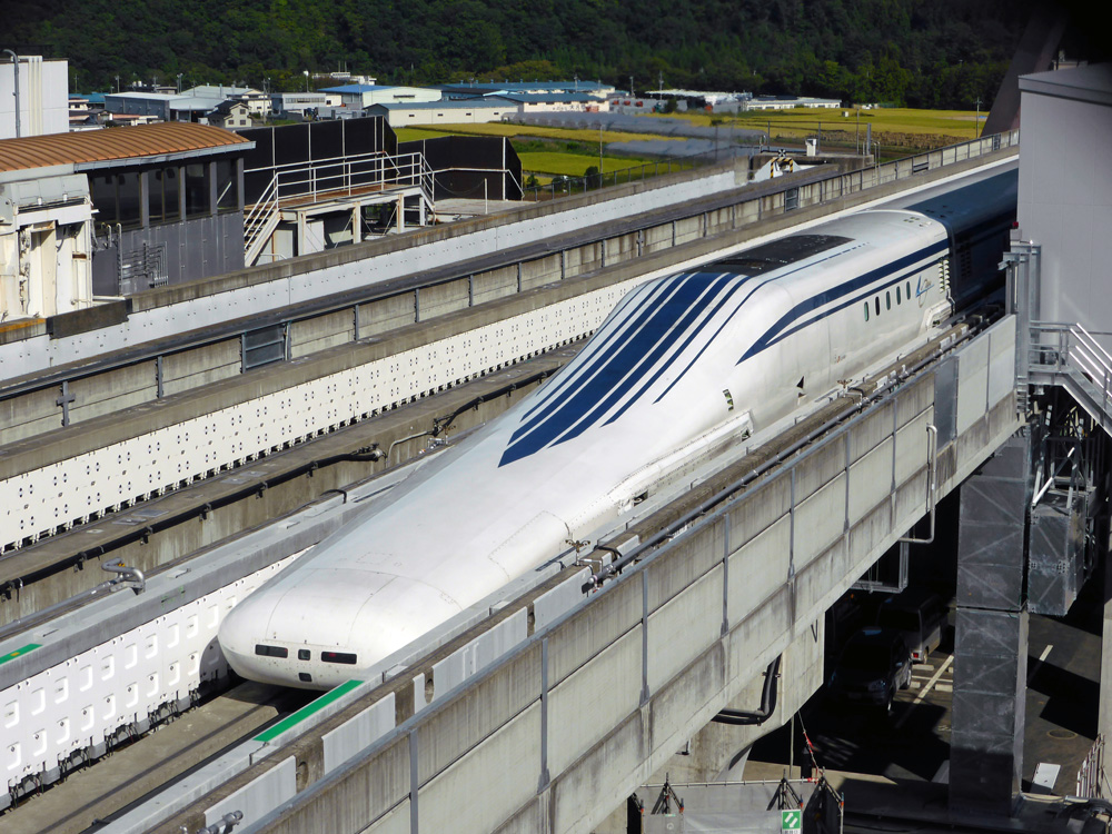 Магнитные поезда в японии. Jr-Маглев. Shinkansen Маглев. Поезд Маглев Япония. Маглев Япония скоростной поезд.