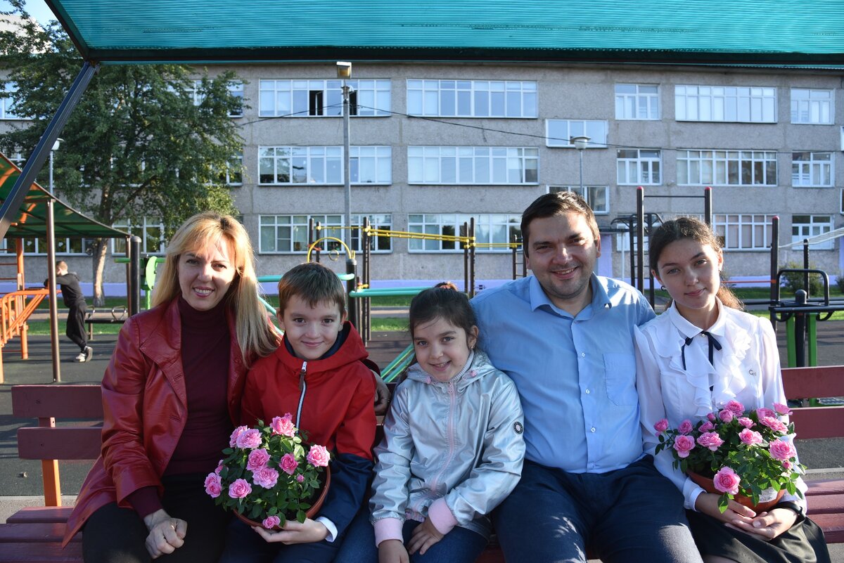 Моя семья (на фото нет Олега - он в садике)