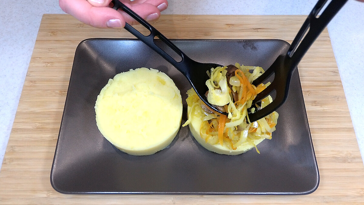 Картофель тушеный с грибами и капустой в мультиварке: рецепт с фото