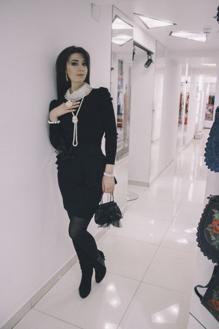 На фото стилист Марина Макутенко. Источник: https://vk.com/id103912300?z=photo103912300_356891433%2Fphotos103912300