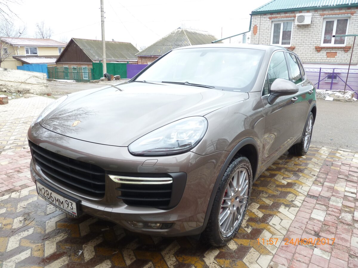 Автомобиль Porsche Cayenne 