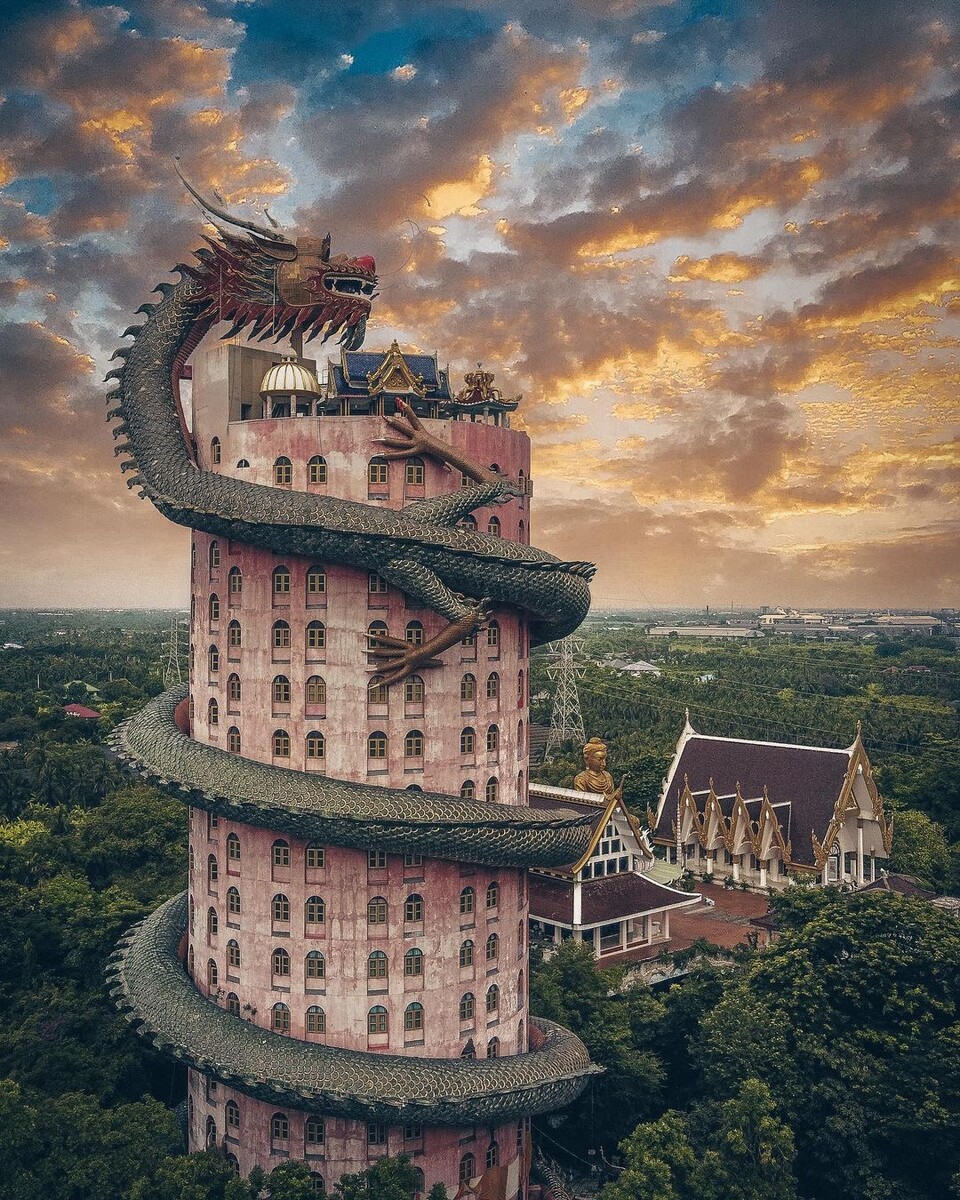 Храм Wat Samphran