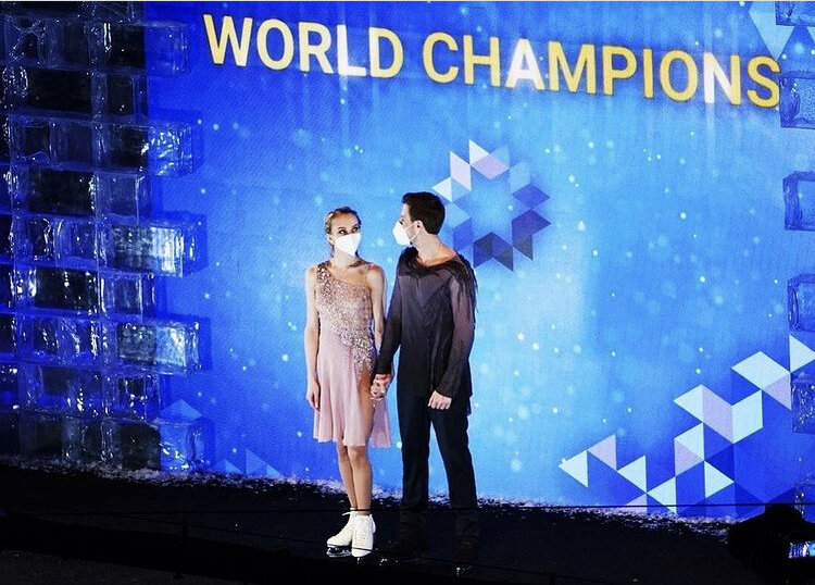 Виктория Синицина и Никита Кацалапов на награждении. Источник: Инстаграм Виктории Синициной 