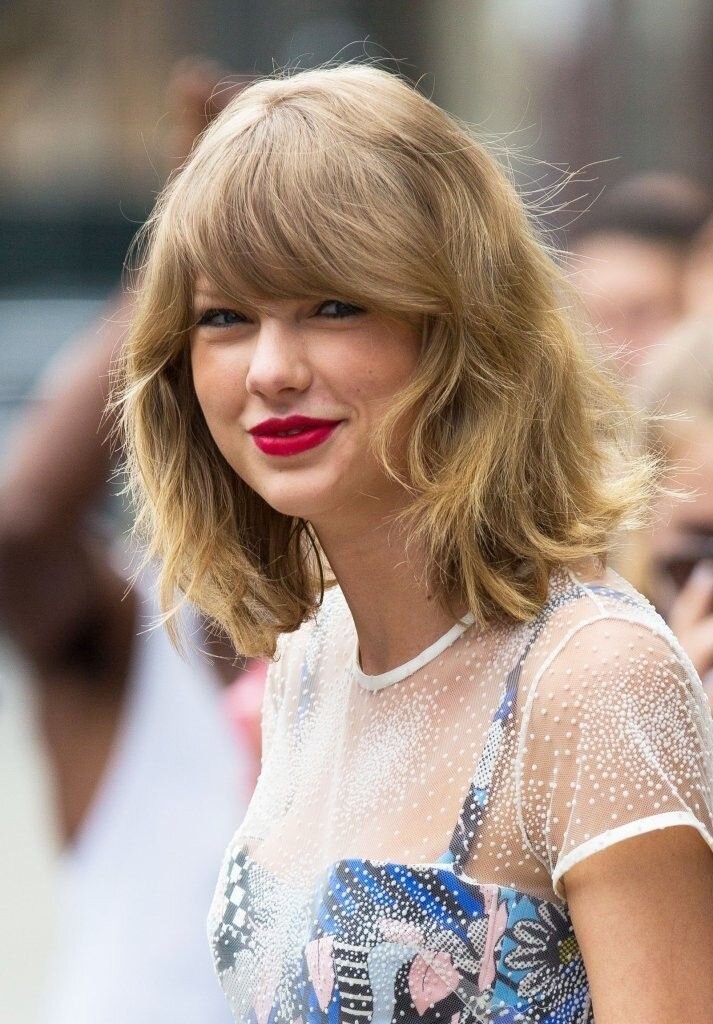 Тейлор свифт без. Тейлор Свифт. Тейлор Свифт волосы. Taylor Swift 2014. Тейлор Свифт стрижка.